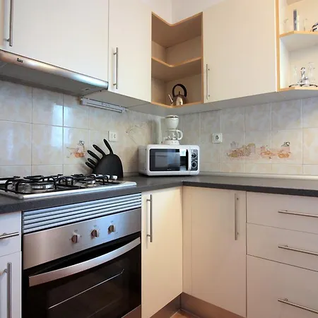 Bravamar 3-b Apartment